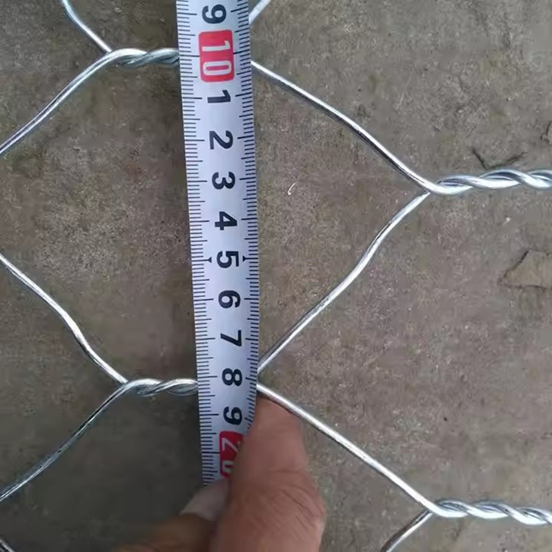 Strong Double Twisted Hexagonal Gabion Mesh Roll: Erosion Control Strong Double Twisted Hexagonal Gabion Mesh Roll: Erosion Control