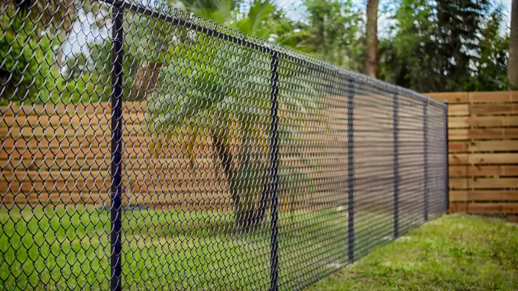 wire mesh fence manufacturers
